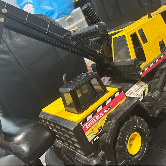 Vintage Tonka Mighty Construction Vehicle in Black and Yellow - Picture 12 of 13